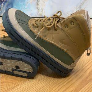 Nike acg sneaker boots
